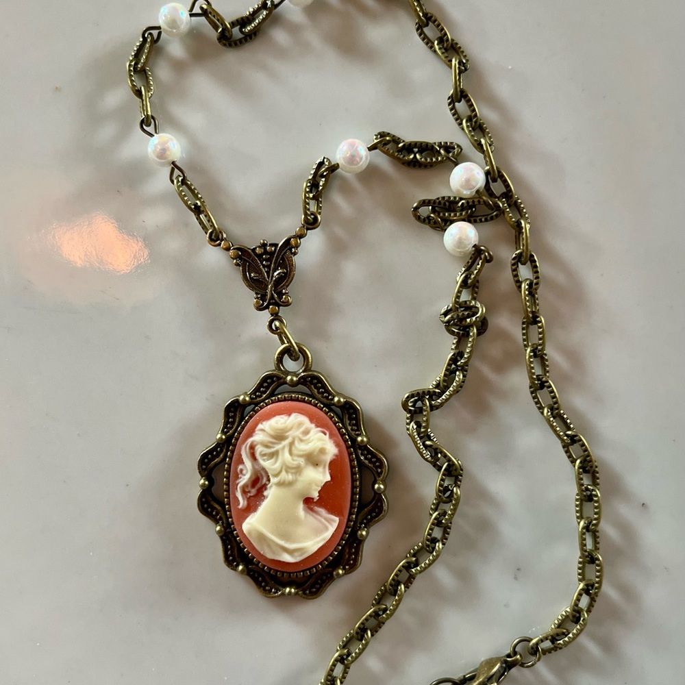 Vintage Style Cameo Necklace Cream & Carnelian Victorian Lady Vintage Cameo
